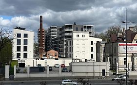 Wygodny Apartament Przy Centrum Manufaktura Z Parkingiem